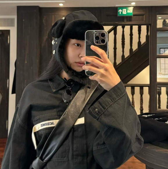  여자 연예인들의 SNS에서 자주 보이는 백화점 명품 브랜드 르메르 크루아상백 가방 크기 및 정보 정리