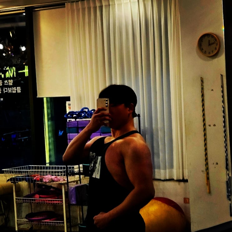 머슬핏 상체 와이셔츠 슈트핏 코디 만드는 240108 운동 머슬핏 상체 와이셔츠 슈트핏 코디 만드는 240108 운동