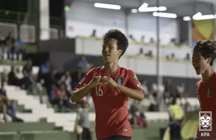 [서보원의 온 더 볼] 'U-17 월드컵 선배' <b>엄지성</b>의 조언, "직접... 