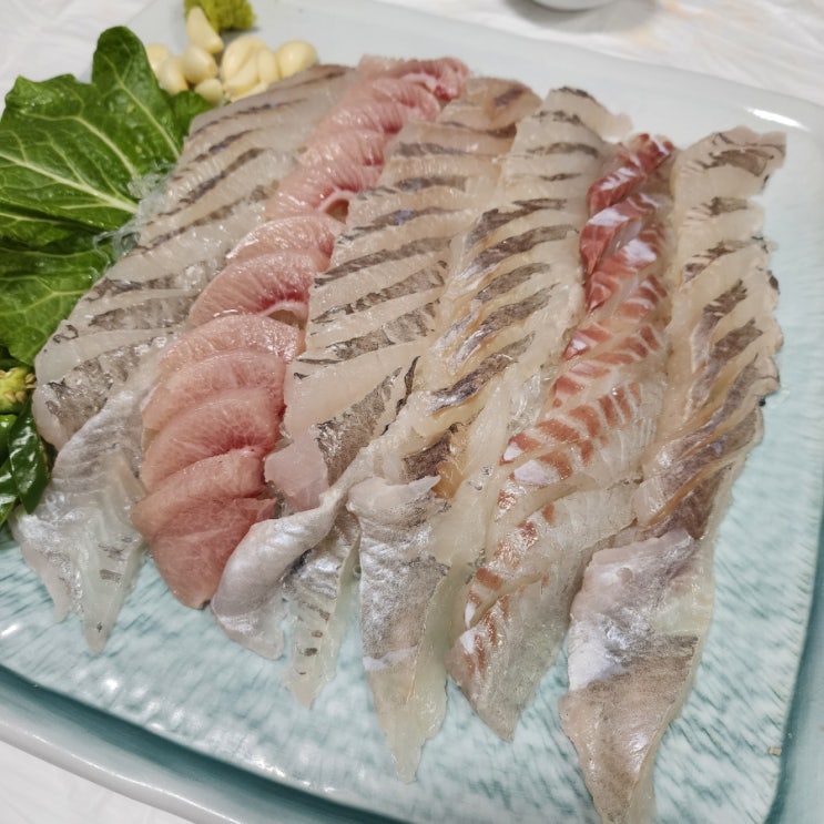 [충무회타운] 스끼다시(반찬)이 잘 나오고 가격도 좋은 신선한 횟집 회 맛집
