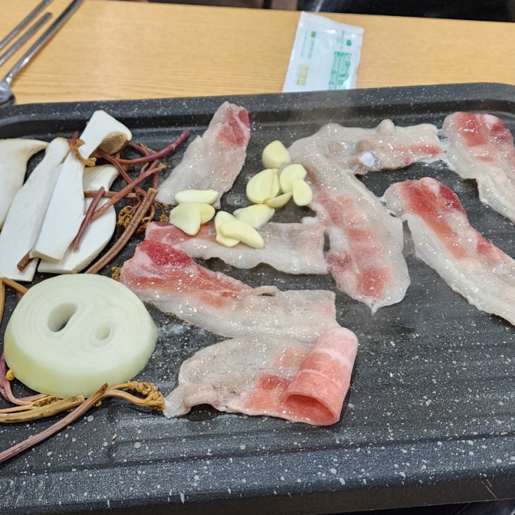  화정동맛집 다옴 대패삼겹살 신선한 야채가 가득한 고깃집