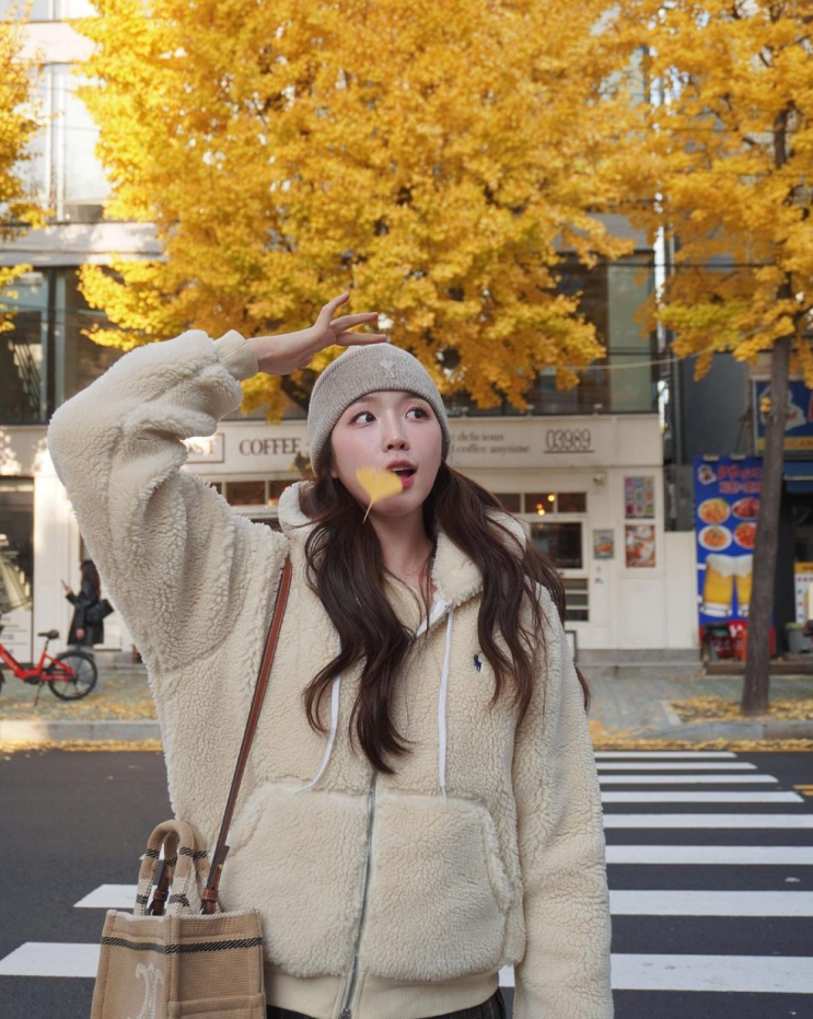  겨울날 뽀글뽀글한 폴로 랄프로렌 양털 후리스 후드 집업 자켓과 함께하는 사랑스런 여친룩의 정석 w. 성해은