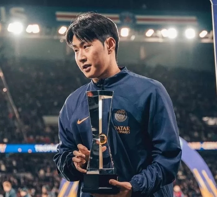PSG 이적후 '첫 우승' 이강인...슈퍼컵 <b>결승골</b>로 '축신 <b>메시</b>... 