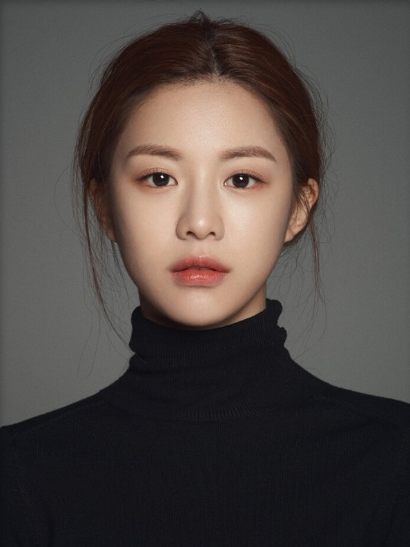  배우 고윤정의 메이크업과 스타일 따라하기: 뷰티분석