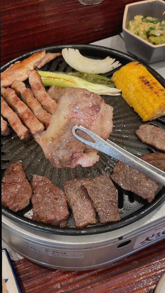  주말 데이트에 완벽한 무한리필, 야끼니꾸오