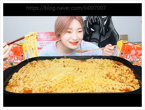  히밥 먹방 유튜버 응급실행 건강악화 수액 아킬레스건염 인스타그램 가보자고 인스턴트 냉동식품 소화제관장약 FC 스트리밍파이터 구독자 골때리는그녀들