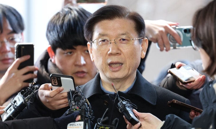 [속보] ‘윤석열 체포 저지’ 박종준 <b>경호처장 경찰 출석</b>