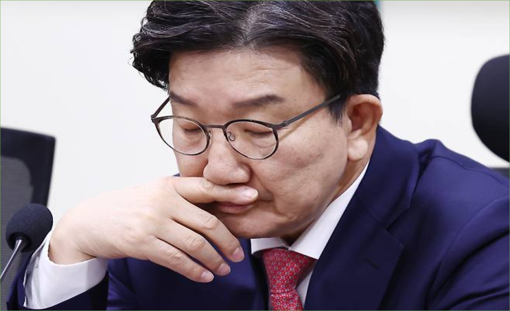 與 "여의정 대화 재개…<b>전공의 복귀</b> 위해 <b>수련특례</b> 등 검토"