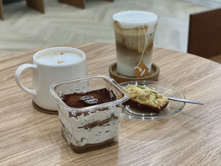  마포, 반려동물 동반 가능 카페 | 카페 드 루앙 • cafe de luang