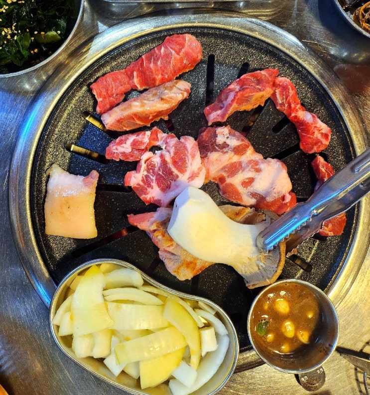  대전 갈마동고기 갈마동삼겹살 쫄깃한 고기 가장 맛있는 뒷고기 본점