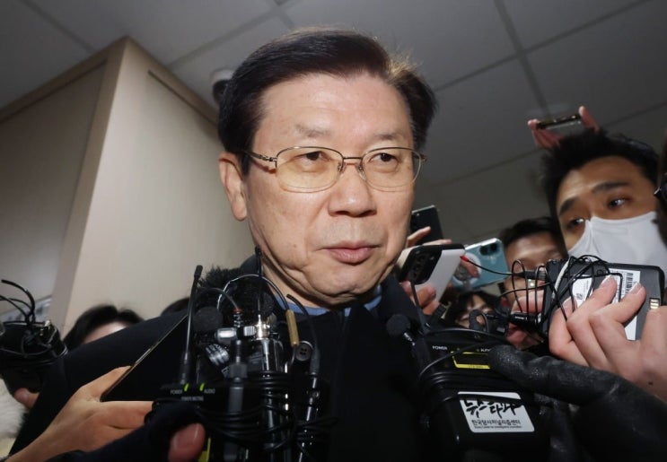 <b>경찰 조사</b>의 중심, <b>박종준</b> 경호처장이 말하는 체포영장 집행... 
