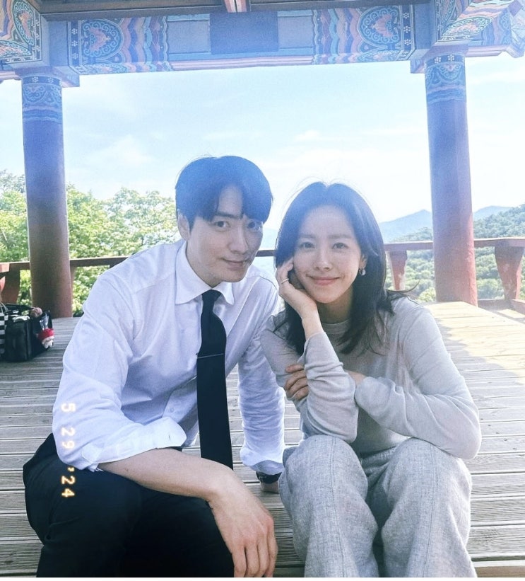 <b>나완비 한지민</b>X<b>이준혁</b>, 우산 아래 눈맞춤! <b>로맨스</b> 폭발(3화리뷰)