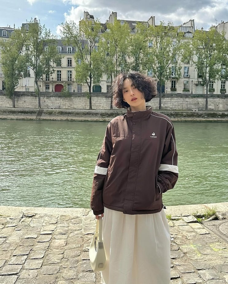  그대로 따라만 해도 스타일을 완성해줄 김수미의 데일리룩과 함께한 르꼬끄 후리스 바람막이 여자 자켓 코디