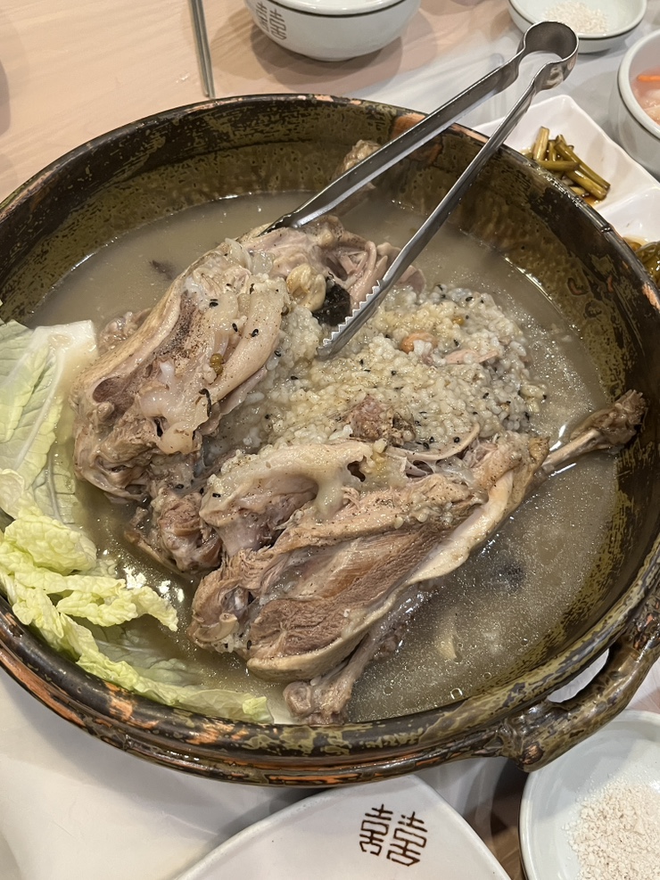  구미 오리맛집 천생산오리사냥 | 능이향이 진한 누룽지약백숙 단체모임 백년가게