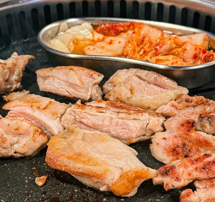  무한리필로 고민 끝! 구디 맛집 '사계진미숯불닭갈비'