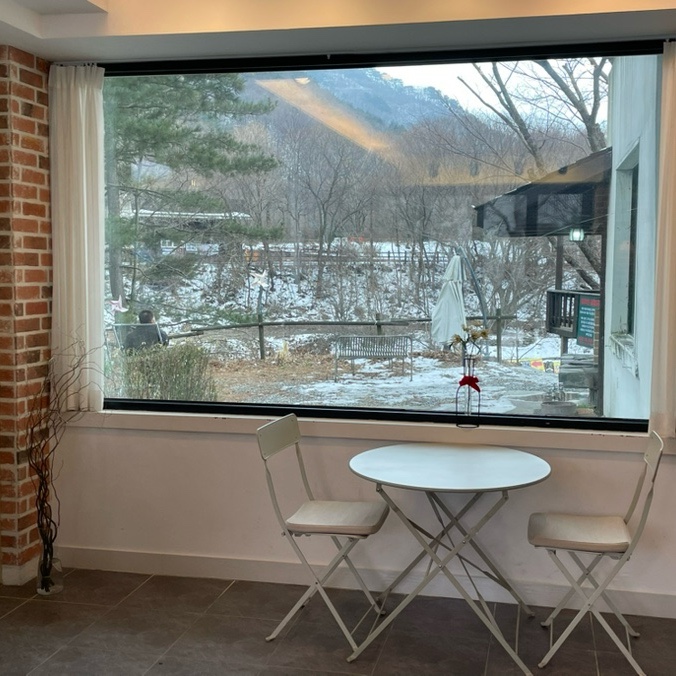  무주덕유산국립공원 입구, “카페 그날” 힐링 가득한 감성카페