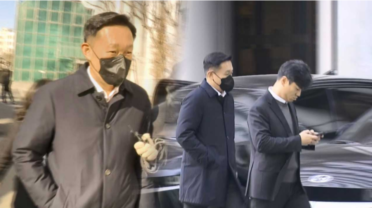 본부장 <b>경찰</b> 출석..‘강경파’ <b>김성훈</b> 세번째 불응..연봉... 