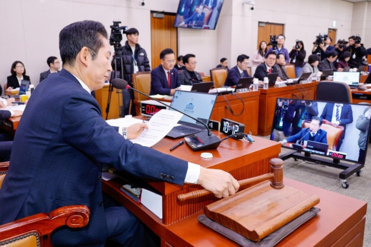 <b>내란 특검법</b> 수정안, 野 단독으로 법사위 소위 <b>통과</b>