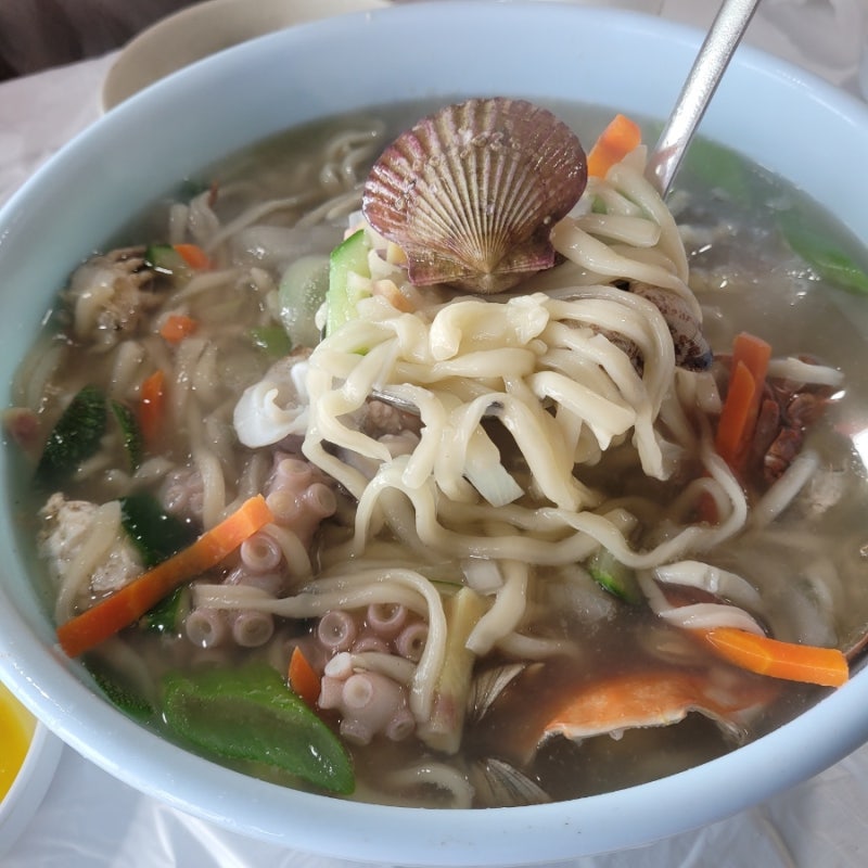 인천 영종도 을왕리해수욕장 맛집 해물칼국수 맛도리 어부네어시장