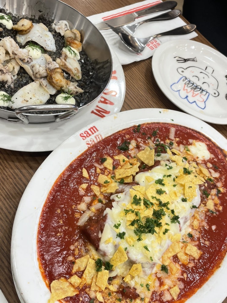  [잠실 맛집] 인생 라자냐를 만나다! 잠실 롯데월드몰 미국 가정식 맛집 ‘쌤쌤쌤’ 웨이팅 후기