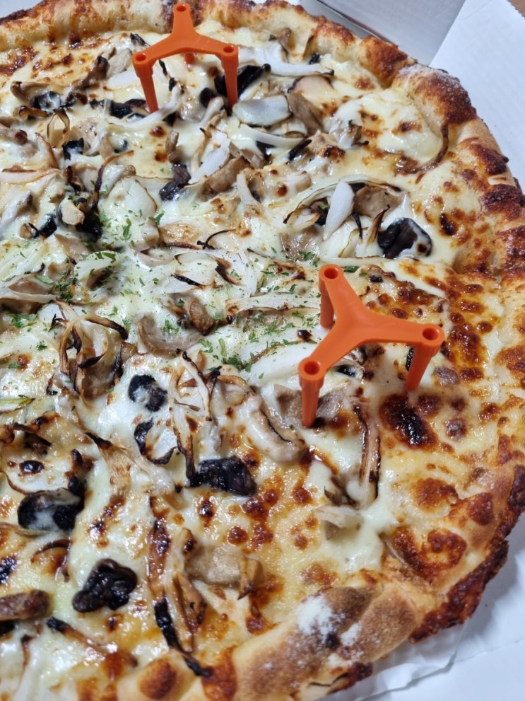  노모어피자 에멘탈머쉬룸피자 L 이런 맛은 처음이다