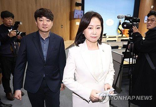 <b>허은아</b> "<b>이준석 상왕정치</b>" 李 "망상 버리라"…개혁신당 진흙탕... 