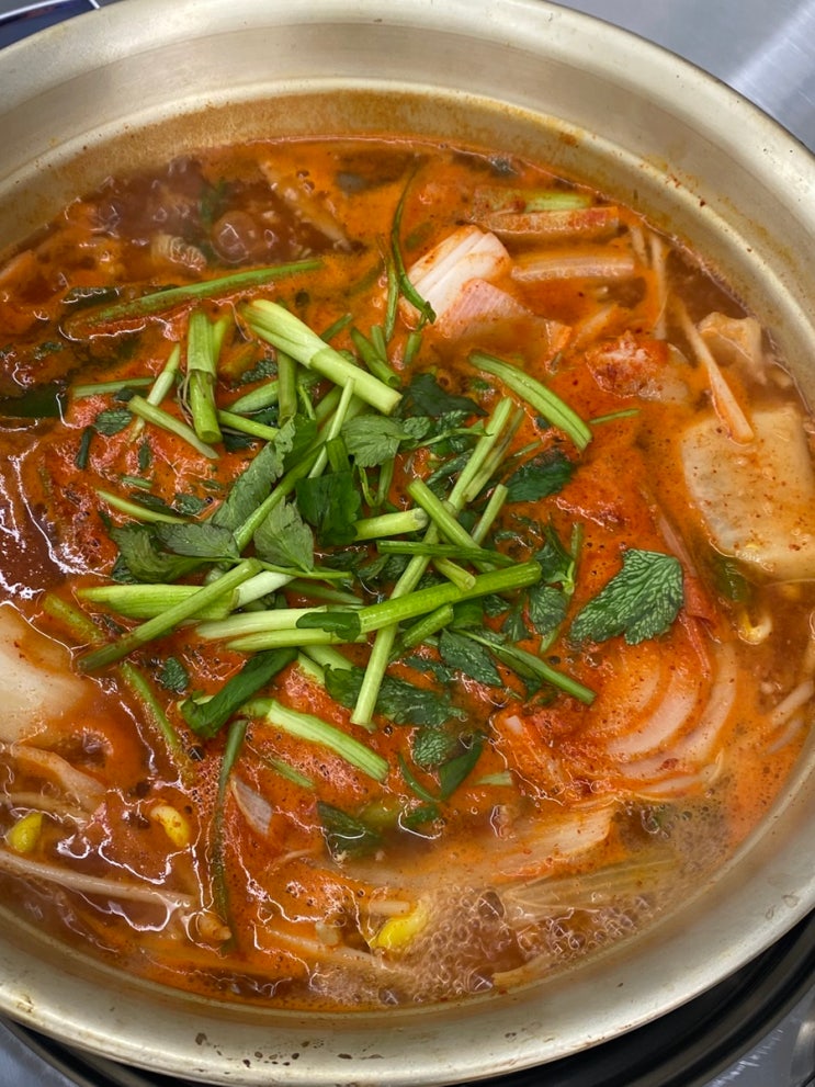  부산 영도 밥집 : 명동찌개마을 (김치찌개, 동태탕)