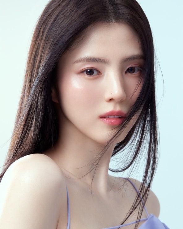 Han So-hee's Blog Comeback After a Year: Confessing Her 'Narrow-Minded Perspective' / Han So-hee's Blog Address, Controversies Summarized