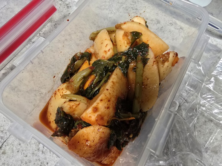  여수맛나식품의 전라도 알타리김치와 겉절이 반찬! 전국 어디서든 신선하게 만나보세요!