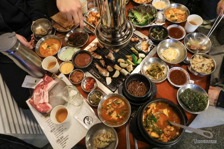 데이트 하기 좋은 상수 맛집 홍대 고기집 삼겹살 <뭉텅> 데이트 하기 좋은 상수 맛집 홍대 고기집 삼겹살 <뭉텅>
