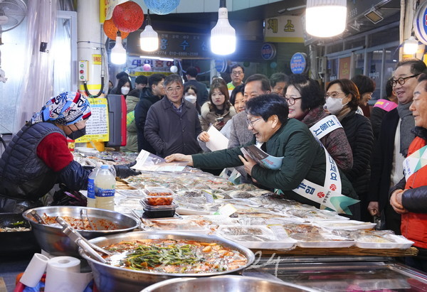  광주지역 전통시장 화재보험 가입률 74.8%..가입 캠페인으로 전통시장 화재공제 가입률 높였다