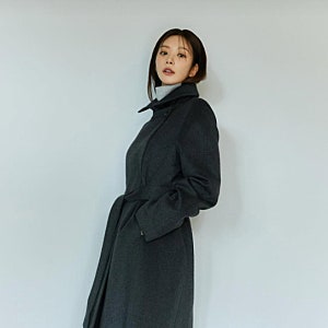 배우 이주빈의 화보 속 겨울 아우터, 보르고세시아 코트