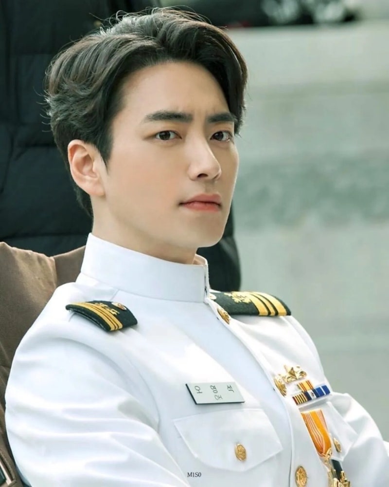 이준혁 프로필 키 제복 대학