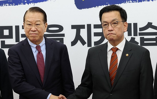 與, 野 내란특검법에 ‘<b>계엄특검법</b>·카톡계엄령’ 역공