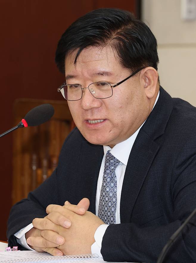 경찰청장 <b>직무대행</b> “국민의힘·<b>백골단</b>, 윤 대통령 체포 저지시... 