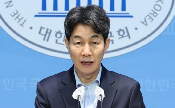 <b>윤건영</b> "윤석열 <b>대통령</b>, 칼이라도 휴대해 무조건 막으라 <b>지시</b>... 