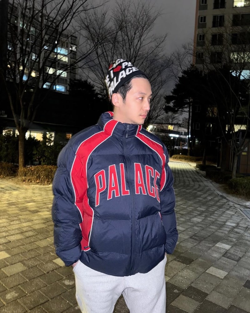 요즘 유행하는 PALACE 팔라스 패딩 가격은?