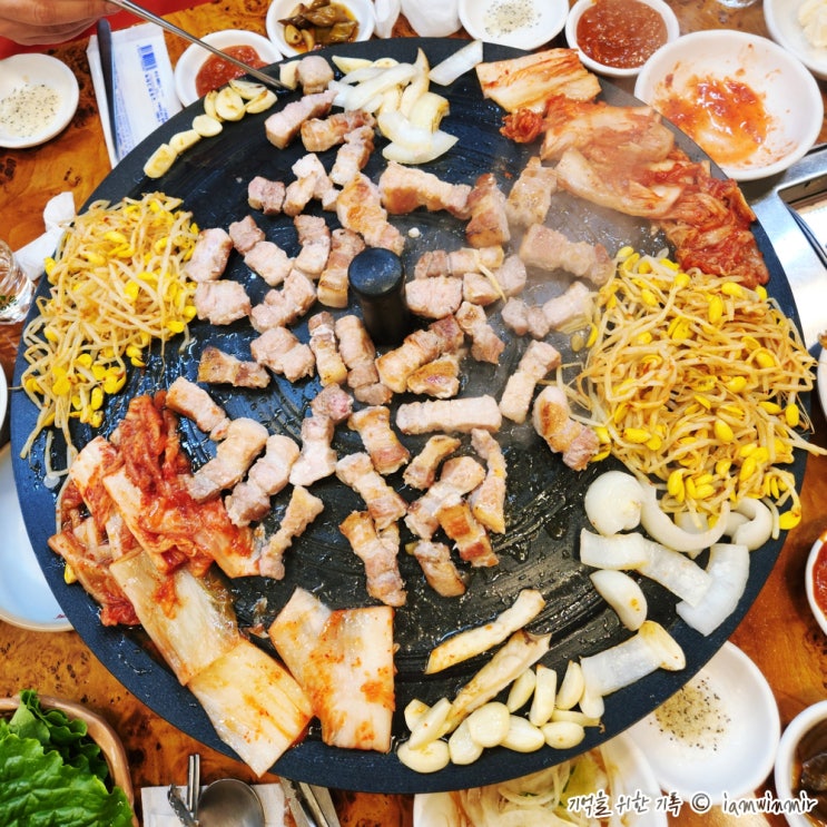 예산 스플라스 리솜 돼지고기 맛집 덕산꺼먹돼지 예산 스플라스 리솜 돼지고기 맛집 덕산꺼먹돼지