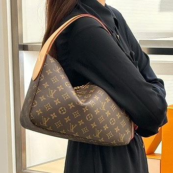  루이비통 슬라우치 PM 모노그램 여자 명품 숄더백 추천
