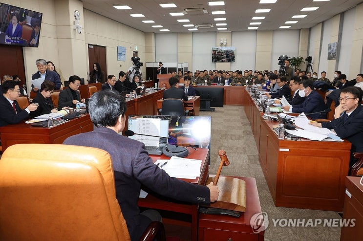 <b>내란</b>혐의 <b>국조특위</b>, 尹<b>대통령</b>·김용현 등 <b>증인</b> 76명 채택(종합)
