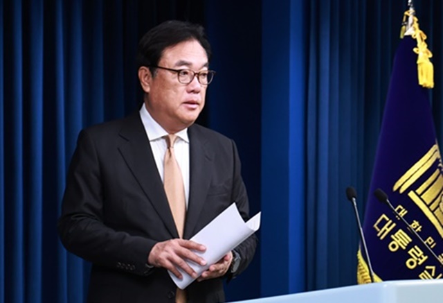 <b>정진석</b> “<b>윤 대통령</b>, 자기 <b>방어권</b> 가져야”