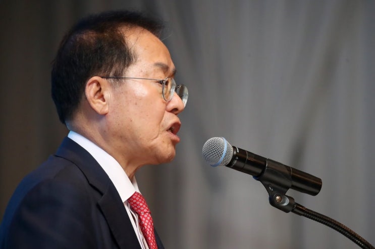 <b>홍준표</b> 대구시장, <b>트럼프 취임식 참석</b> 결정과 그 배경