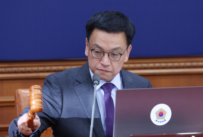 최상목 권한대행, 이대로 '여당의 거부권봇' 되나