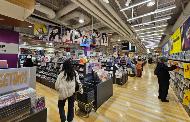  일본 여행길에 아이돌 앨범 구경하기 (타워레코드 / HMV + 북오프)