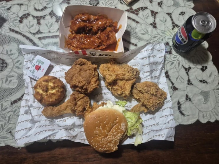 KFC 치킨 한 조각에 1900원 이벤트...웰컴 쿠폰 & 징거벨 오더 후기 KFC 치킨 한 조각에 1900원 이벤트...웰컴 쿠폰 & 징거벨 오더 후기