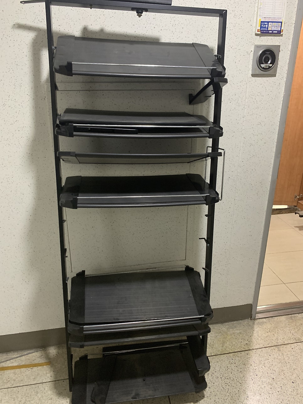 4단 신발장 주문제작 및 신발장 시트지 작업