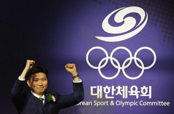 '탁구 전설' <b>유승민</b>, <b>대한체육회장 당선</b> ‘대이변’…이기흥... 