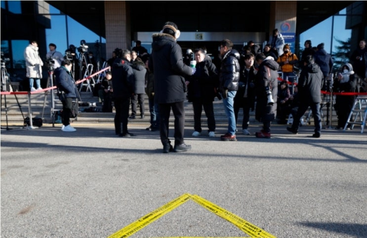 윤석열 측 “<b>윤 대통령</b> 오전 중 <b>공수처 도착</b>···육성으로... 