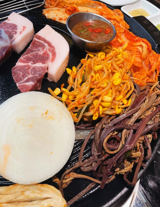 육즙 터지는 제주 돼아지 일산고기집 돈블리 마두역점