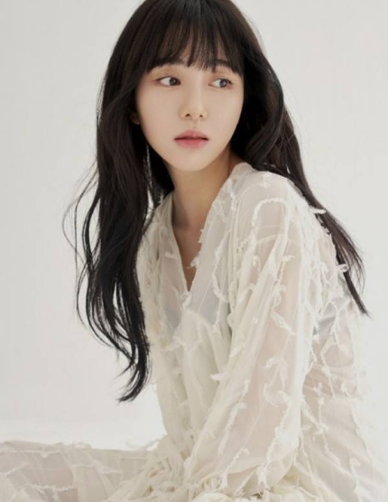 AOA 괴롭힘 폭로 <b>권민아</b> 성형외과 근무 <b>상담실장</b> 돼 할인 약속... 